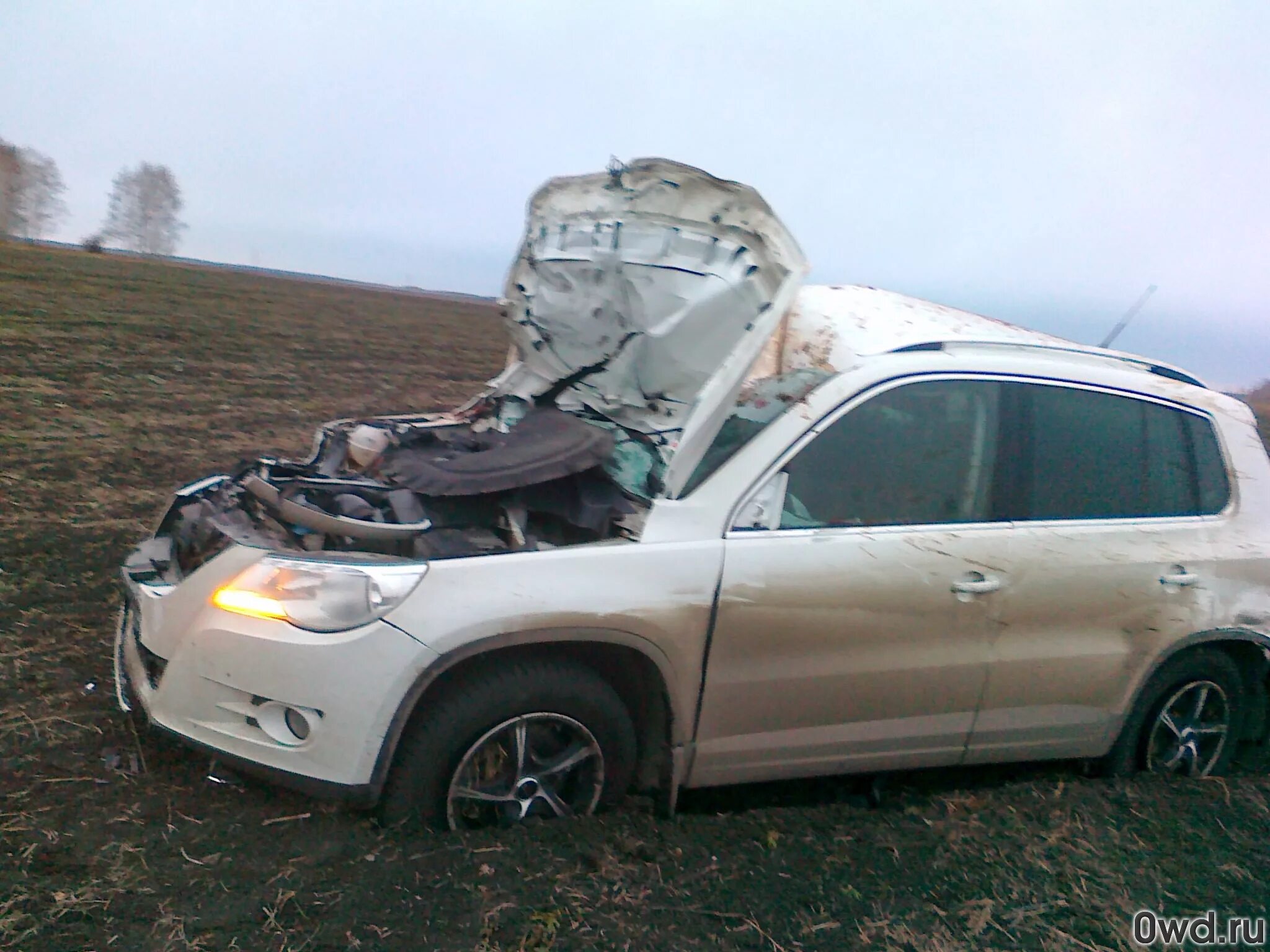 Приколы про фольксваген тигуан. Тигуан после дтп. Тигуан после дтп. Тигуан 2 разбита бампер. Битый тигуан 2.