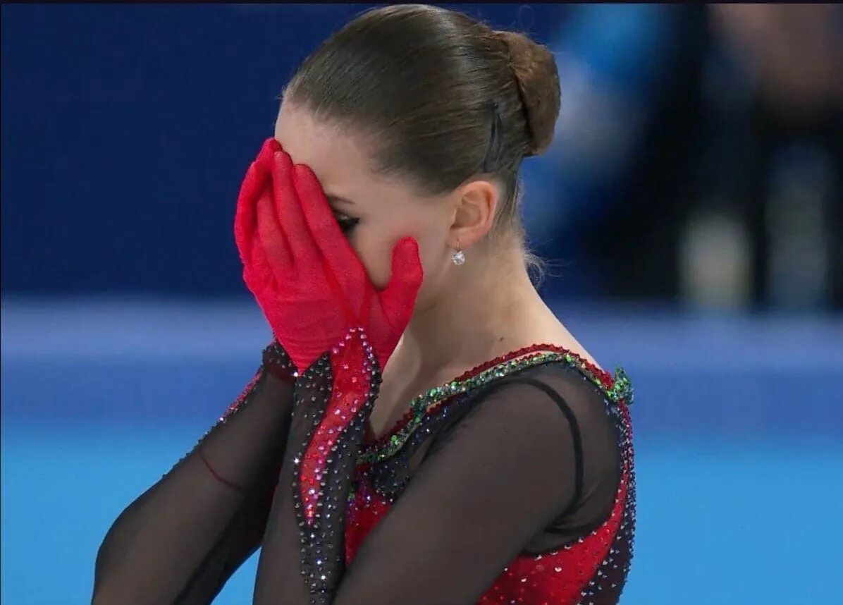 Камила валиева фигуристка. Камила валиева 2022. Камила валиева плачет. Камила валиева пекин 2022. Камила валиева фигуристка 2022.