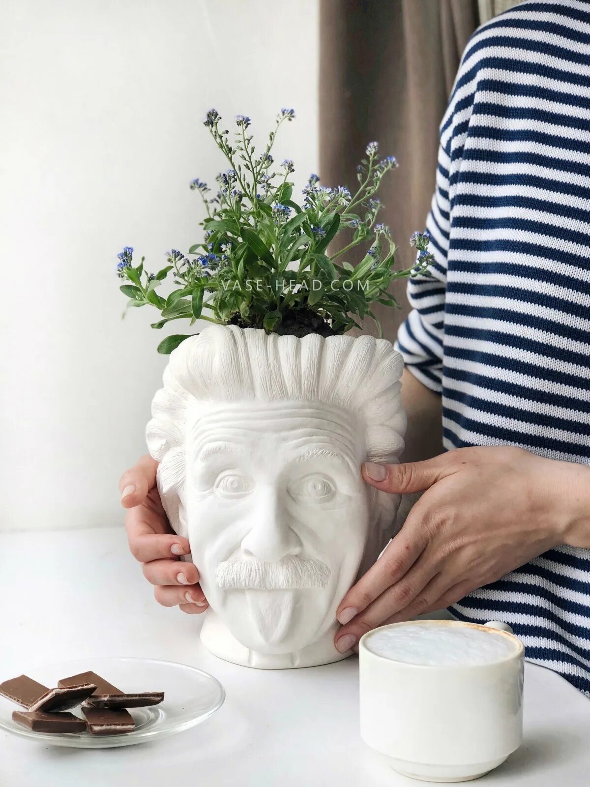 Вазы в форме головы. Ваза в форме головы. Необычные вазы. Необычные керамические вазы. Гипсовое кашпо голова.