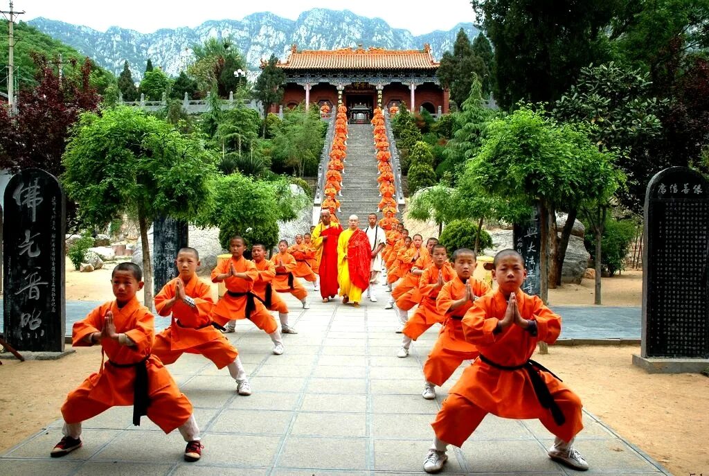 Shaolin temple. Боевые монахи монастыря Шаолинь. Буддийский монастырь Шаолинь. Кунг-фу монастырь Шаолинь. Монастырь Шаолинь Хэнань.