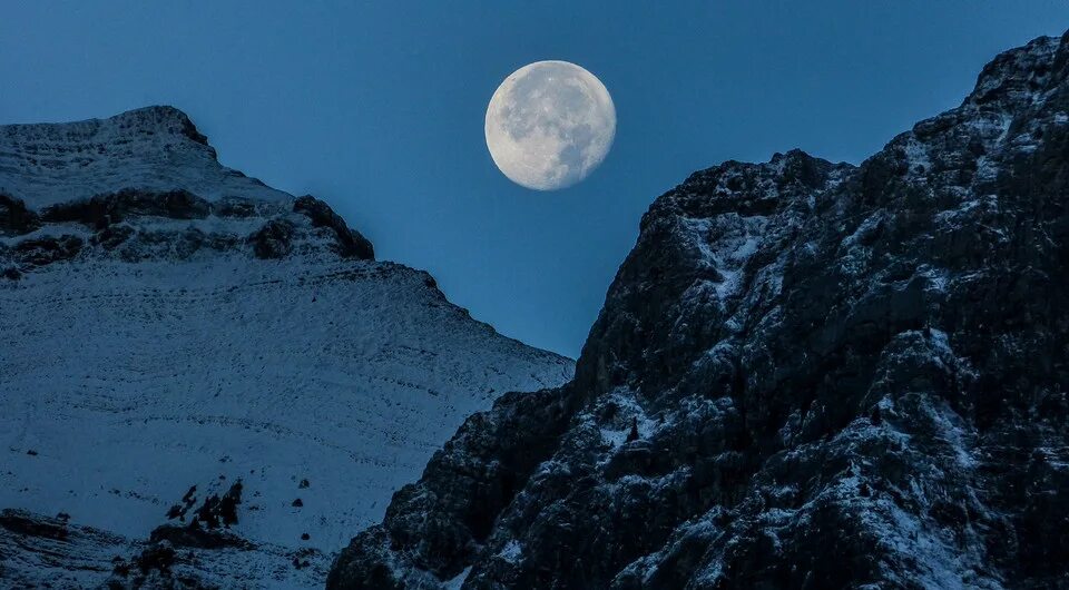 Download wallpaper 1920x1080 mountains, sky, light, clouds, gray full hd, hdtv, 