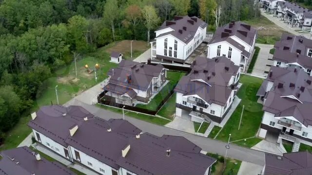 Файл:House in Novopokrovskoe village.jpg - Википедия