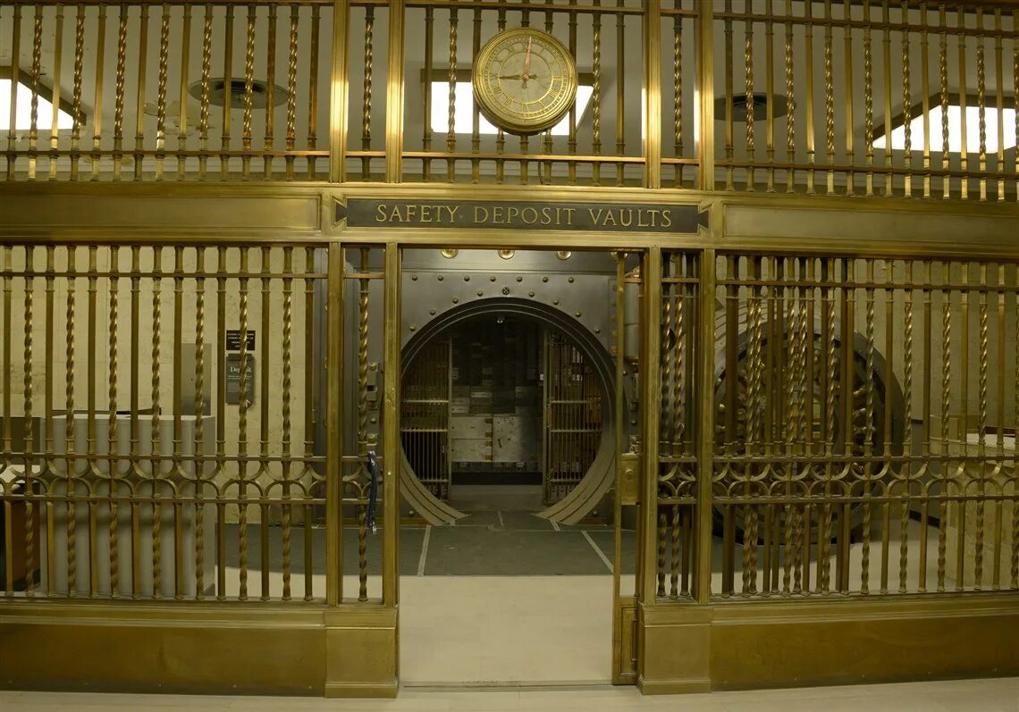 Bank vaults. Bank Vault коридор. Хранилище Alcazar Vaults в Монако. Vault Club New York. Robbed Bank Vault.