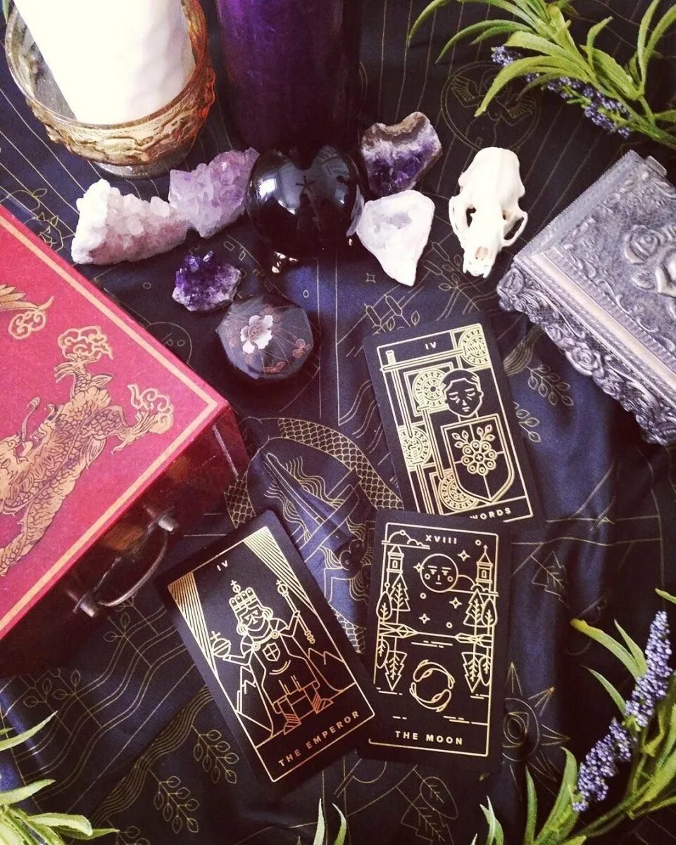 Tarot. Тетрадь таро. Таро. Таролог книга. Колода таро ясновидящих.