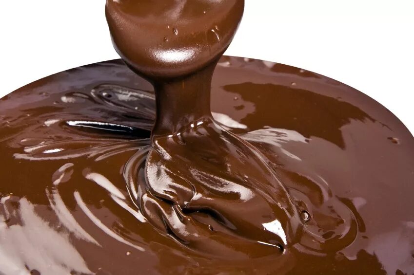 Шоколадная глазурь ганаш. Помадка в шоколадной глазури. Шоколадная помадка для торта. Ганаш из шоколада. Рецепт шоколадной глазури из шоколада для торта