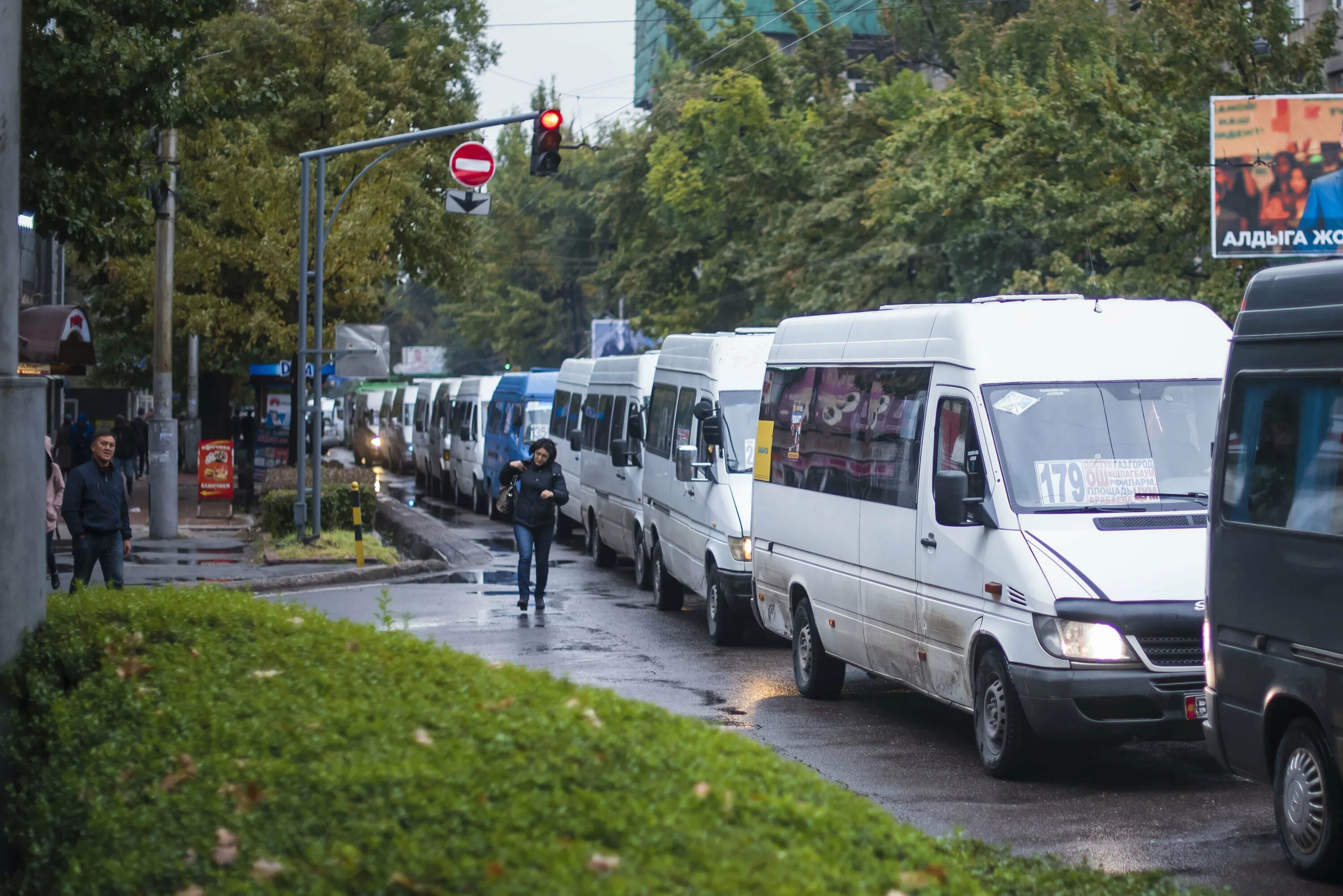 Маршрутки Бишкека. Маршрутное такси. Автобус маршрутка. Маршрутки в Кыргызстане.