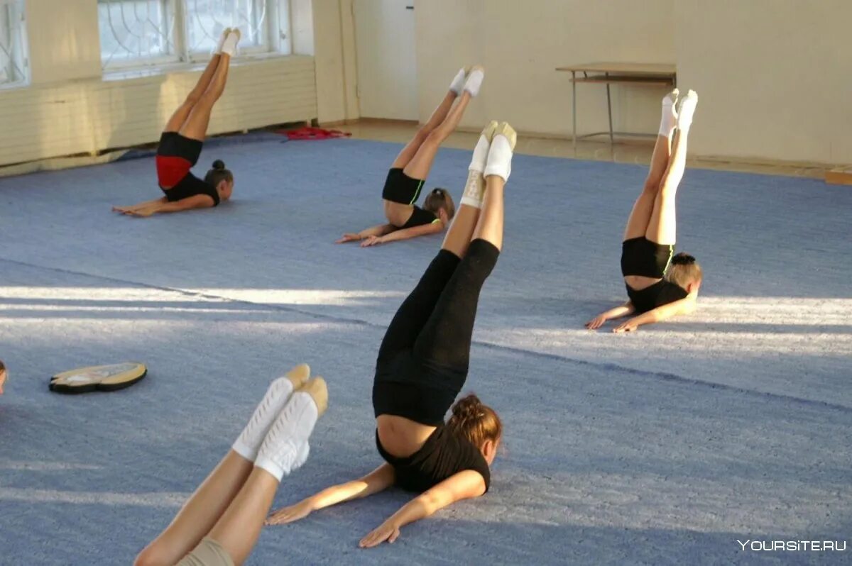 Упражнения начинающего гимнаста. Стретчинг. Художественные гимнастические упражнения. Лёгкие гимнастические упражнения. Упражнения начинающего гимнаста.