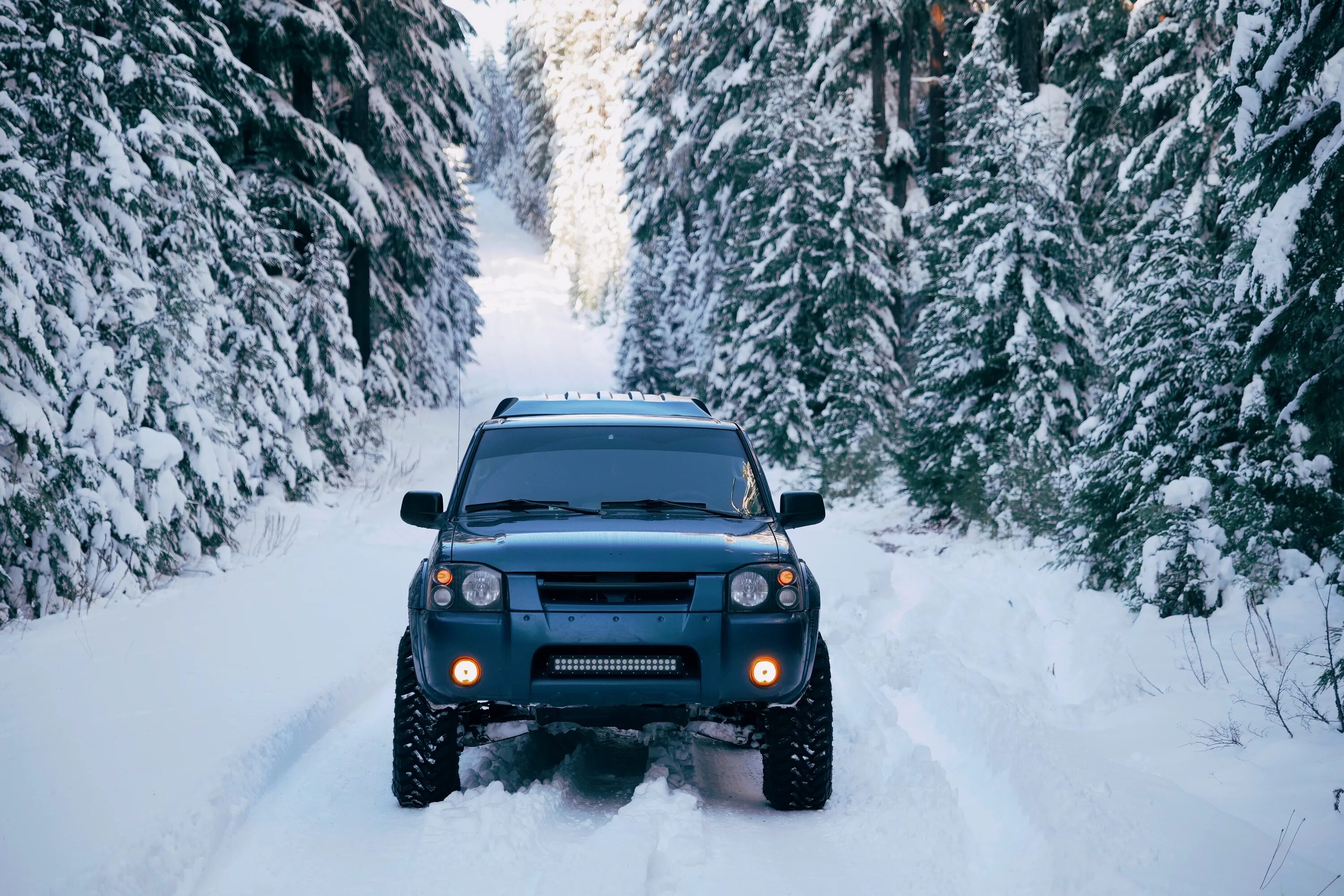 Mercedes glk snow снег снежная. Рендж ровер дрифт. Suv snow. Тойота ленд крузер 200 2015. Ford snow winter.