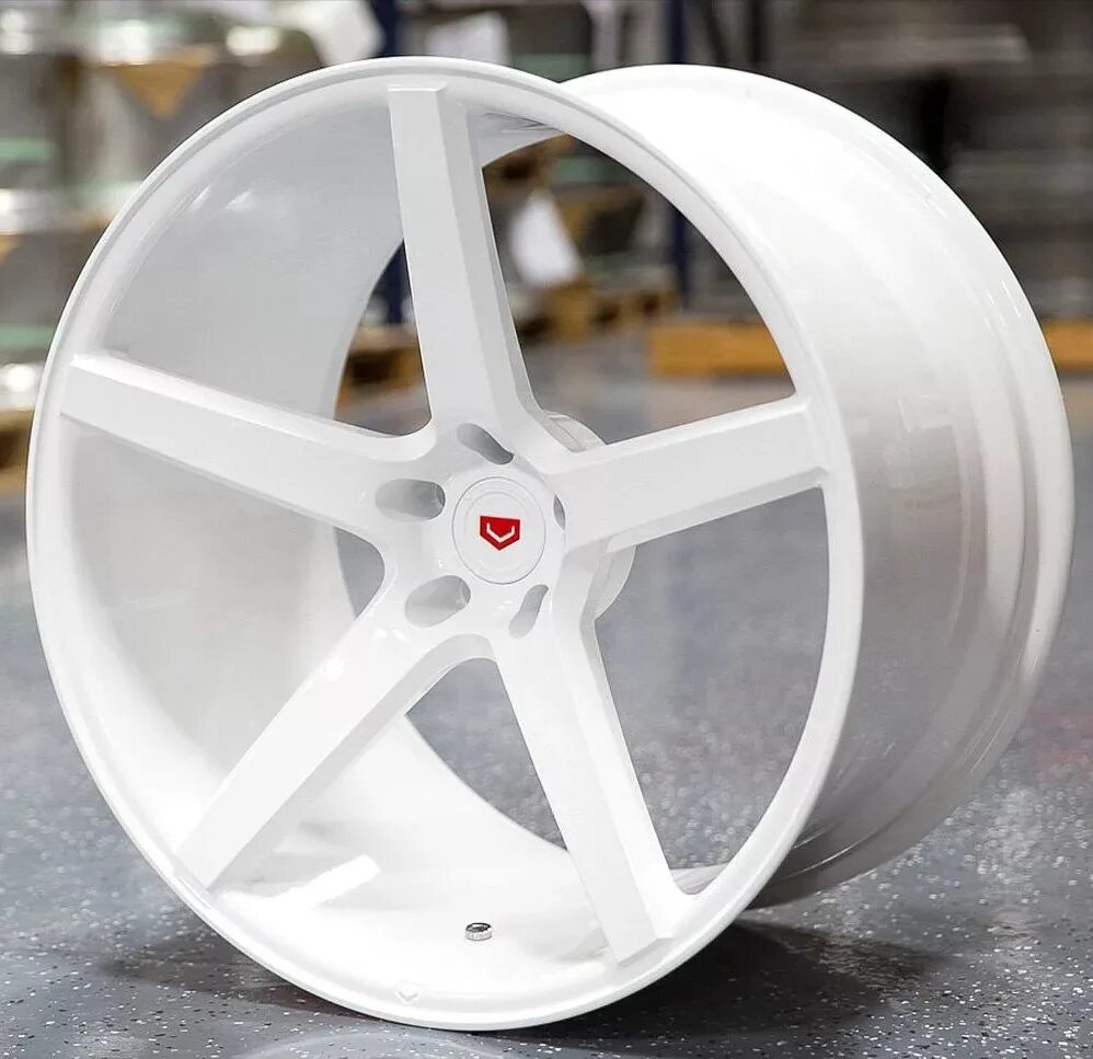Белые диски 18. Белые диски 18. Te37 диски. Белые диски 18. Vossen vfs2 r15.