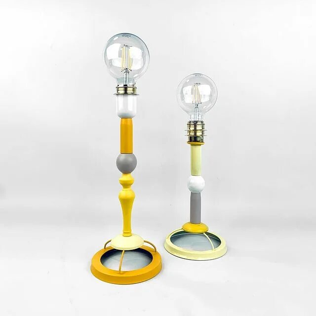R lamp. R lamp