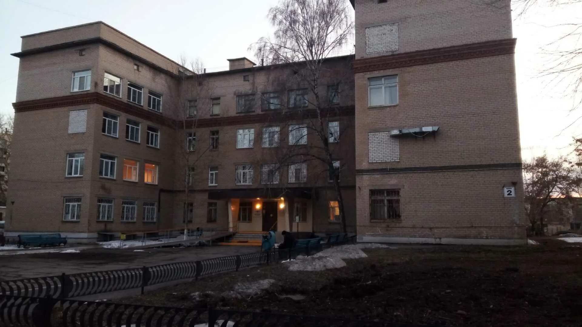 Улица черкасская челябинск. Черкасская 2 челябинск поликлиника. Черкасская 2. Горького 28 челябинск инфекционное отделение. Челябинск ул черкасская 2 больница.