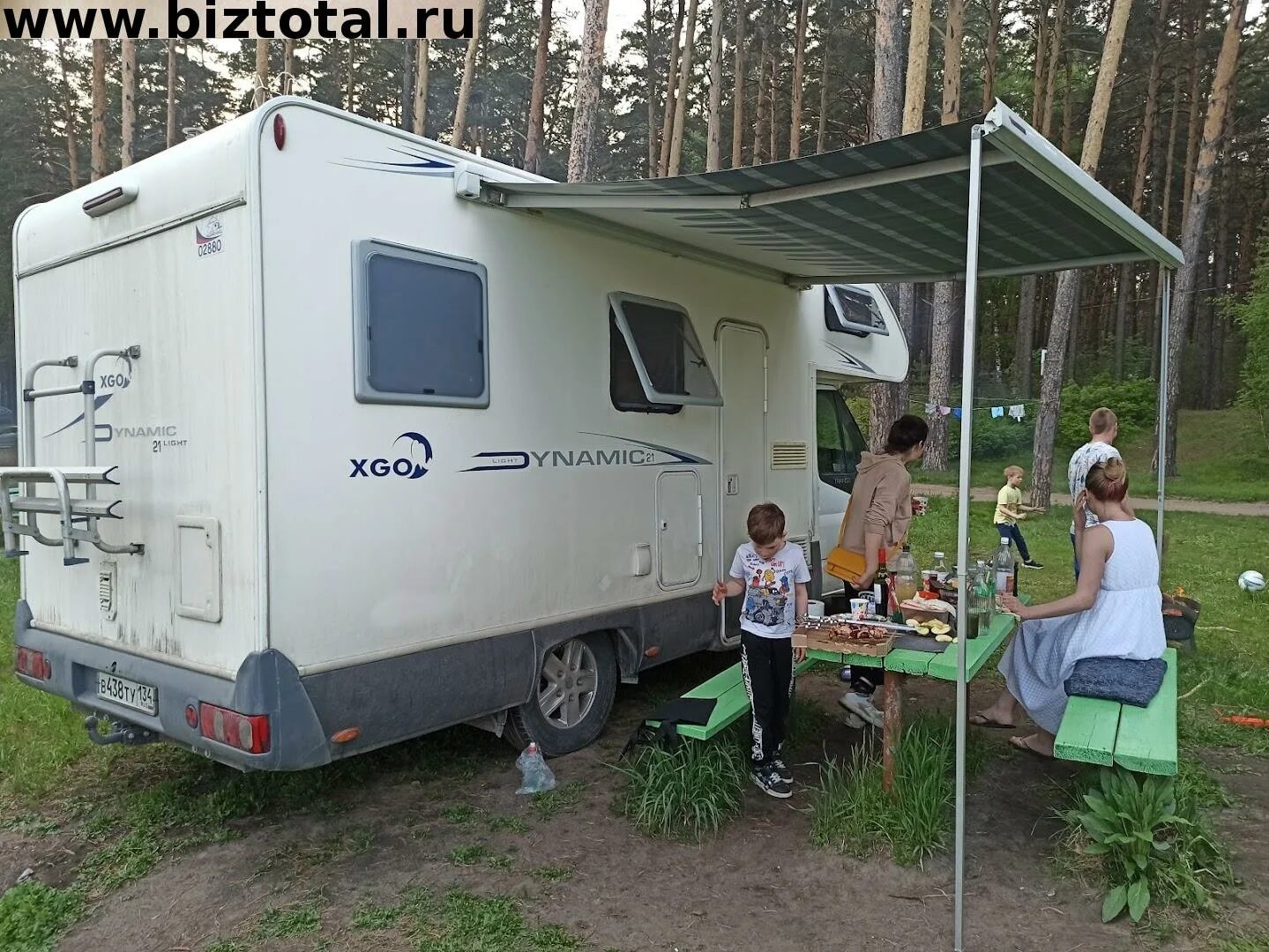Кемпер в аренду новосибирск. Аренда дома на колесах новосибирск. Автодом в аренду. Альковный уаз. Helix 4200 автодом.