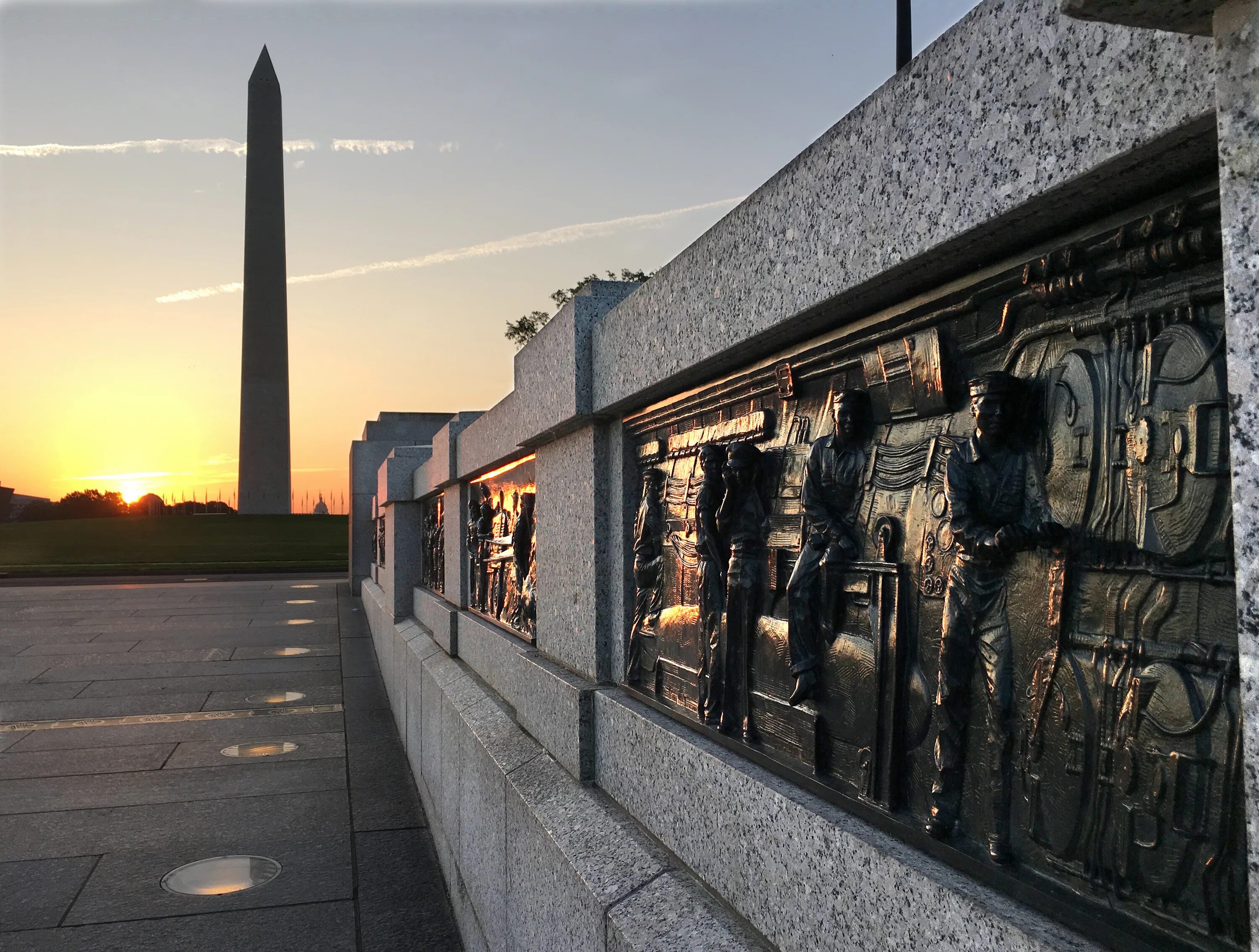 Монумент второй мировой. Мемориал второй мировой в сша. Монумент второй мировой. Берлин памятники второй мировой. Памятник женщинам в лондоне.