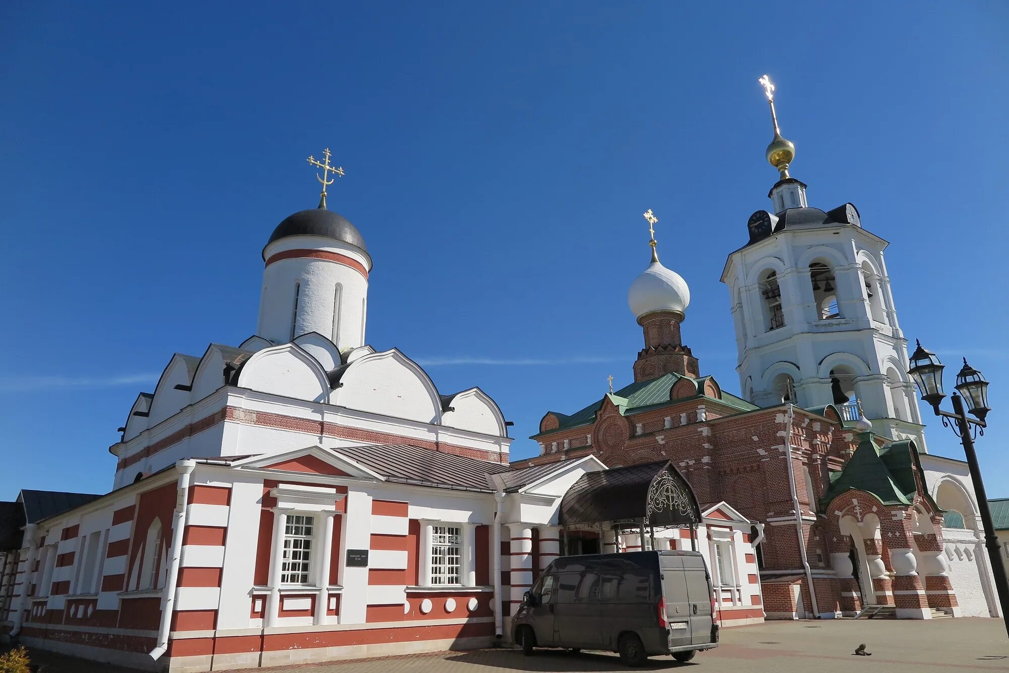 Долголетие сергиев посад. Николо-Пешношский монастырь. Николо-Пешношский монастырь кафе. Монах Иона Николо-Пешношский монастырь. Николо-Пешношский монастырь зоопарк.