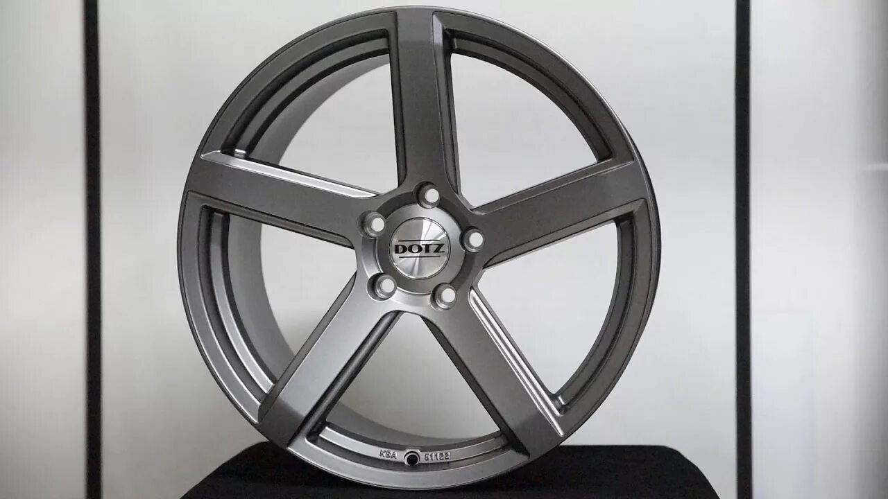 Колесный диск Dotz cp5 8x17/5x112 d70.1 et35 Dark. Колесный диск Dotz cp5 8.5x18/5x114.3 d71.6 et45 Dark. Dotz cp5 Dark 17″ / 8j PCD 5x112 ет 35 ЦО 70.1. Колесный диск Dotz cp5 8x17/5x108 d70.1 et45 Graphite Matt.