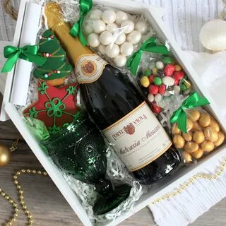Новогодний подарок с шампанским
