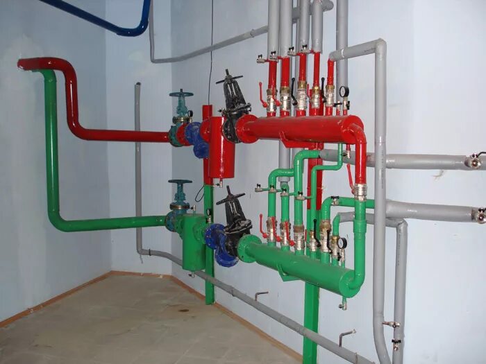 монтаж водоснабжения. аппарат для гидропневматической промывки системы отопления. подключение компрессора для промывки системы отопления. опрессовка узла отопления. подготовка системы теплоснабжения.