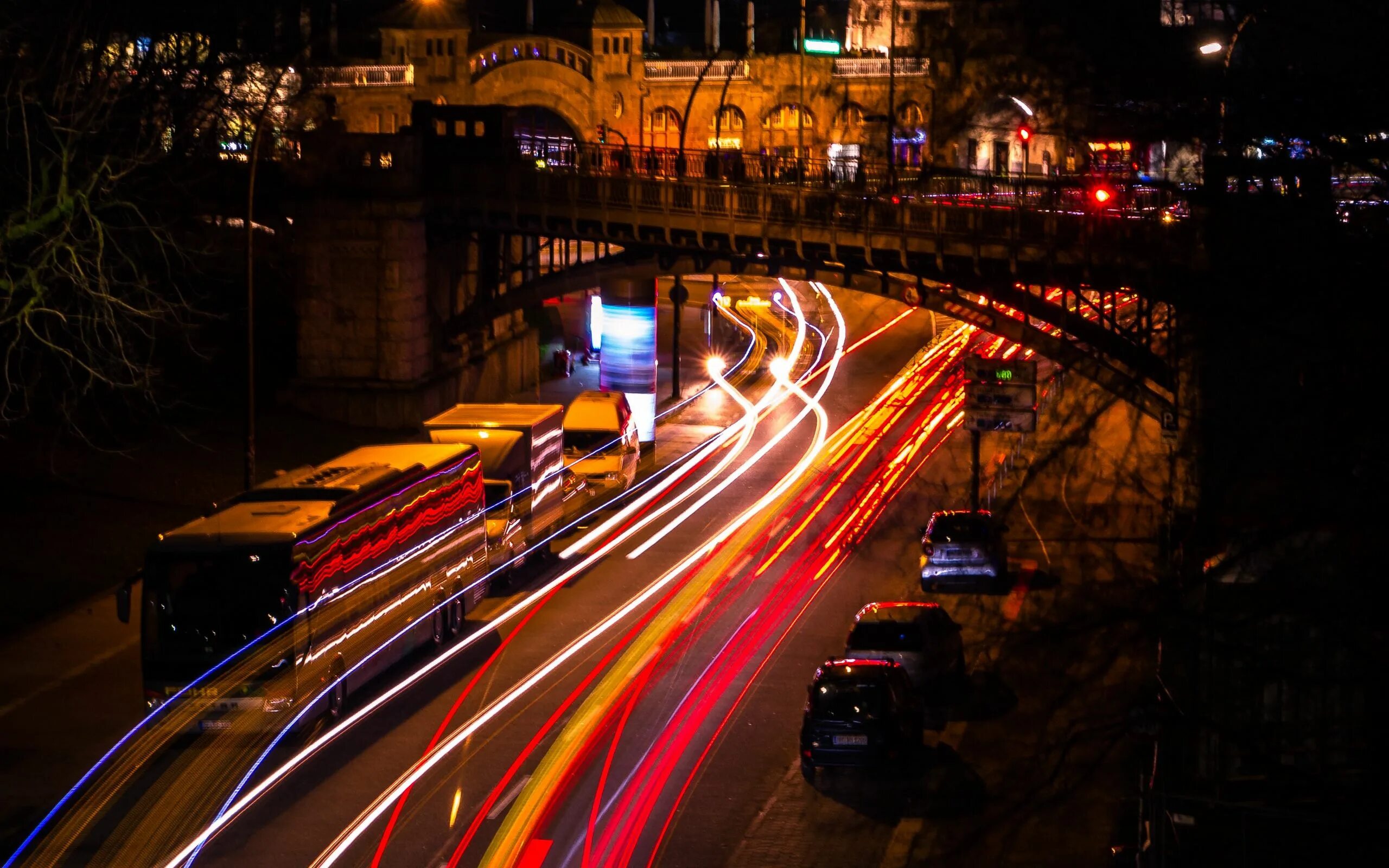 Ночной город дорога. Ночная выдержка. Ночной город выдержка. Ночная съемка автодорог. Таймлапс машин.