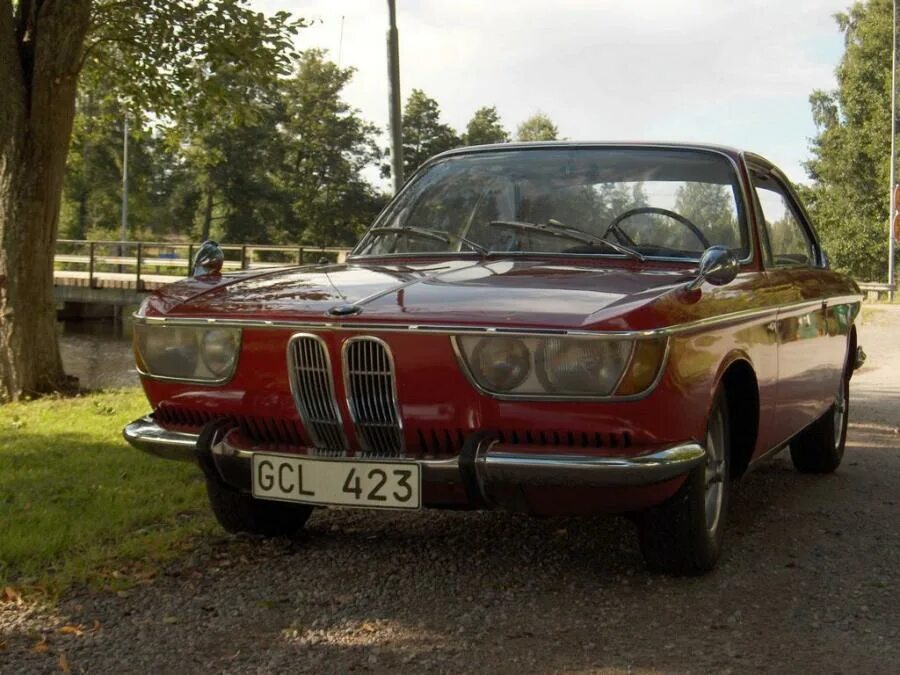 BMW 2000 CS 1965. BMW 2000 года. БМВ 2000 CS. BMW 700 2000.