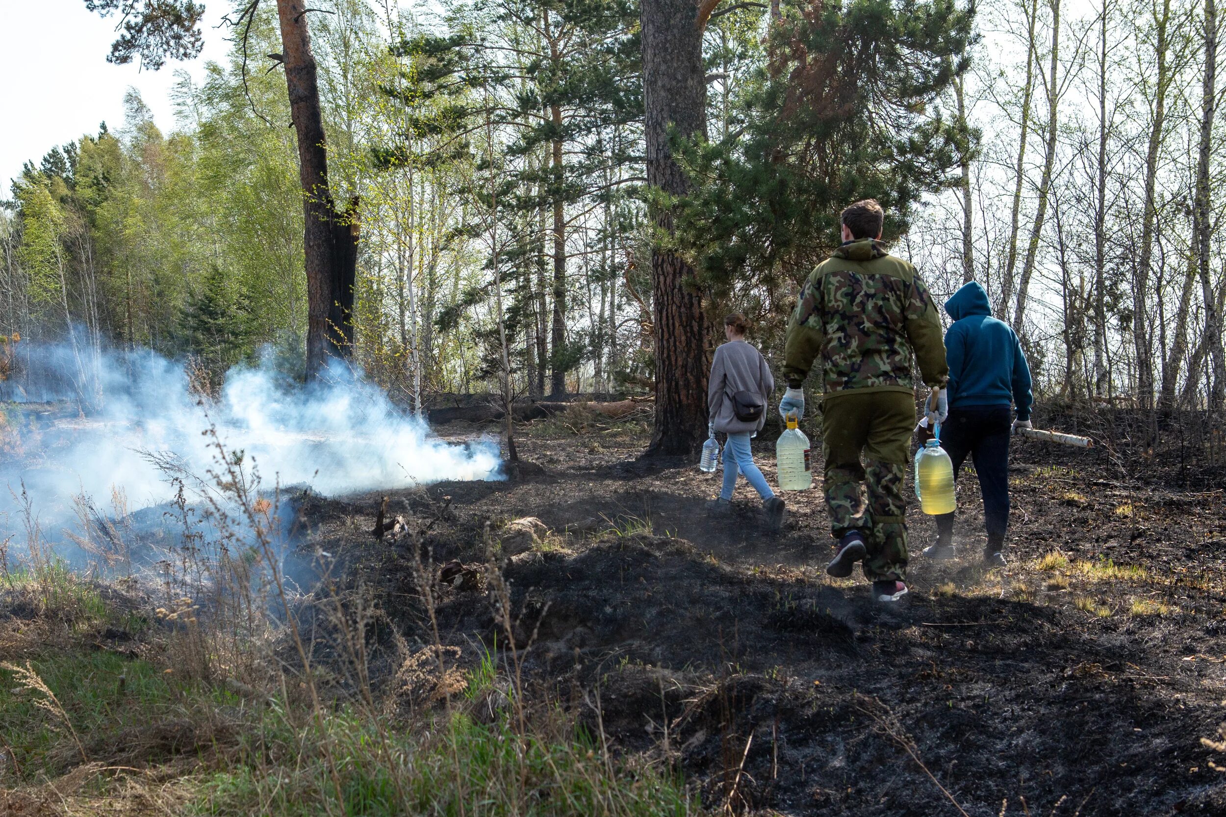Сургут белый яр. Пожарные на пожаре. Пожары белый яр. Пожары белый яр. Югра пожары.