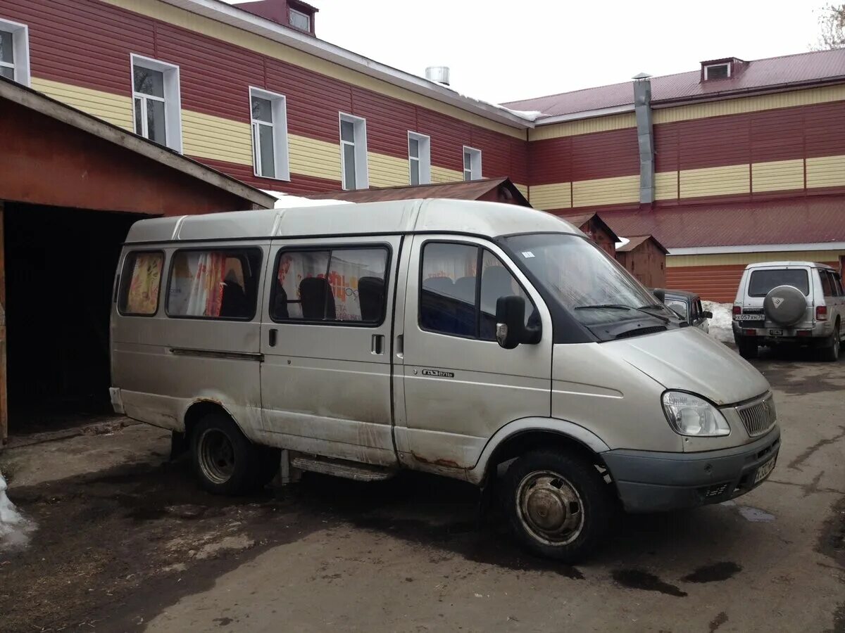 Пассажирская газель худжанд. Газ газель 3221 желтая. Газель нн микроавтобус 13 мест. Газель 3221 2008. Газель 3121.