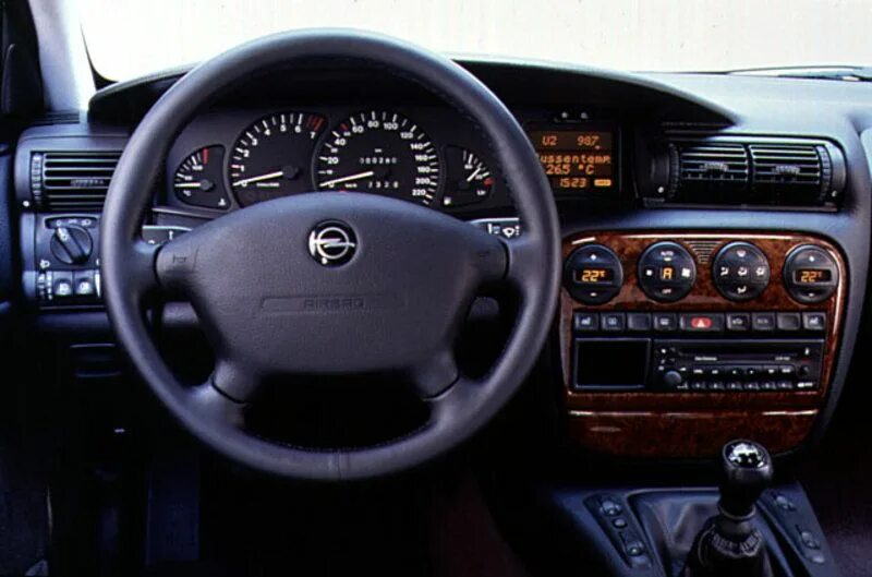 Опель омега б 2.0 купить. Opel Omega 1995 2.5. Opel Omega b 1994 Interior. Опель Омега 2.2. Опель Омега 1997 2.0.