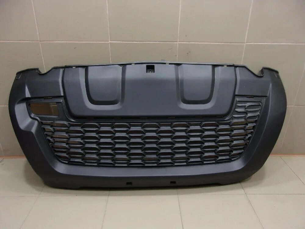 Решетка бампера dacia duster 2. Решетки бампера дастер. Решетка бампера duster 2016. Решетка бампера рено дастер 2015 рестайлинг. Решетка бампера дастер 2015.