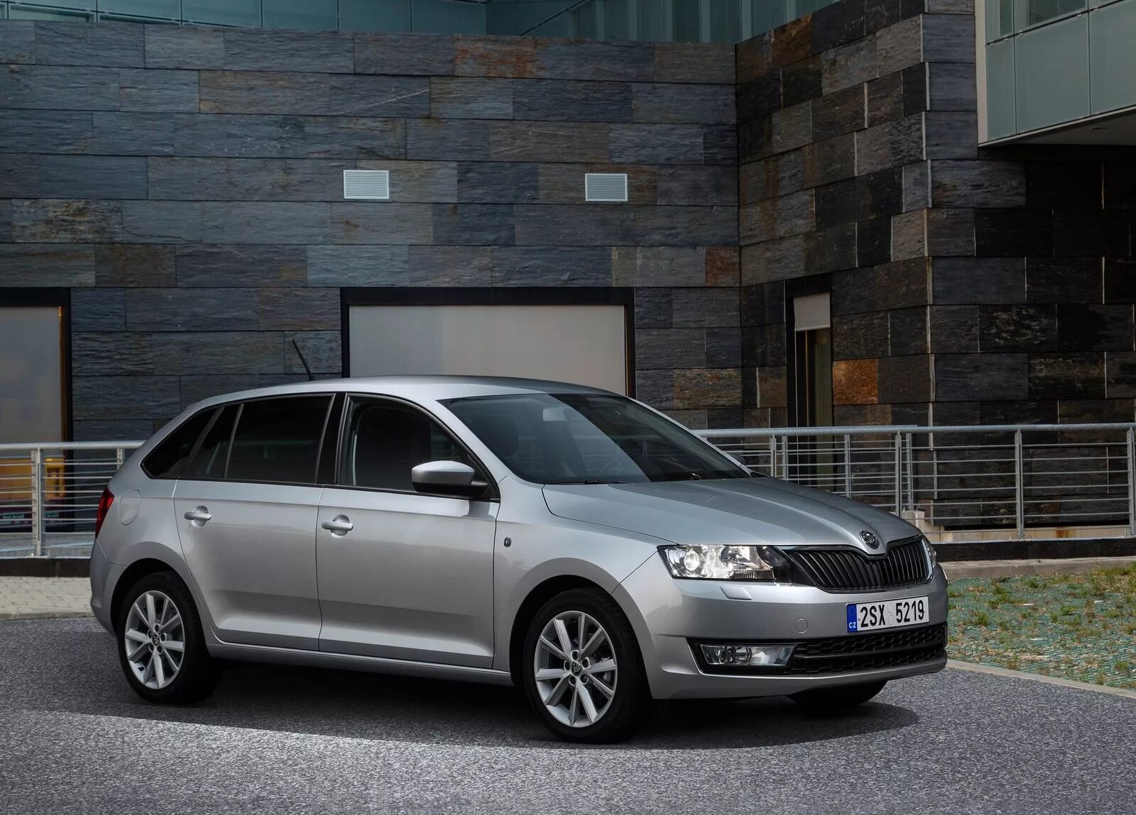 Шкода рапид универсал. Шкода рапид спейсбек. škoda rapid универсал. шкода рапид спейсбек 2014.