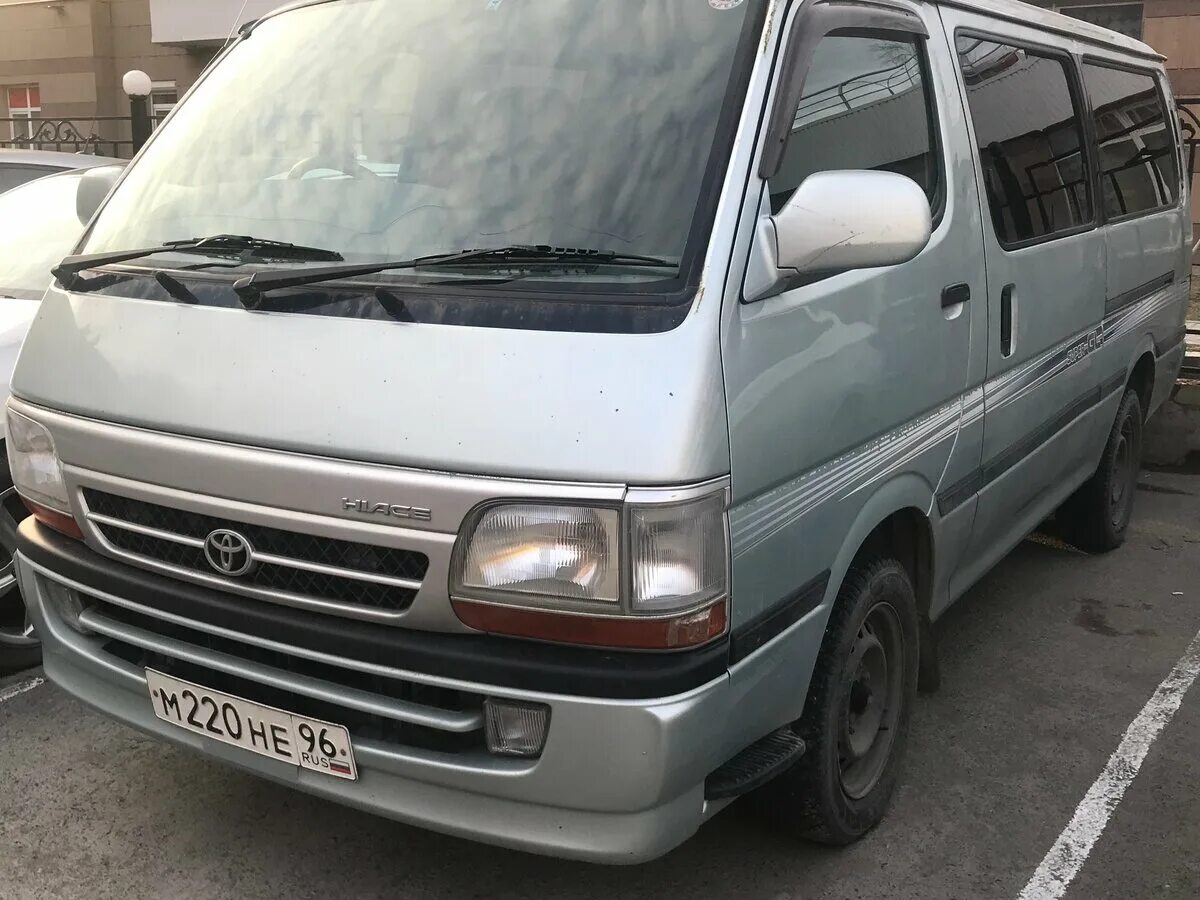 Тойота хайс 2001. Toyota hiace h100 2001. тойота хайс h100 2001 года. toyota микроавтобус hiace 2001.