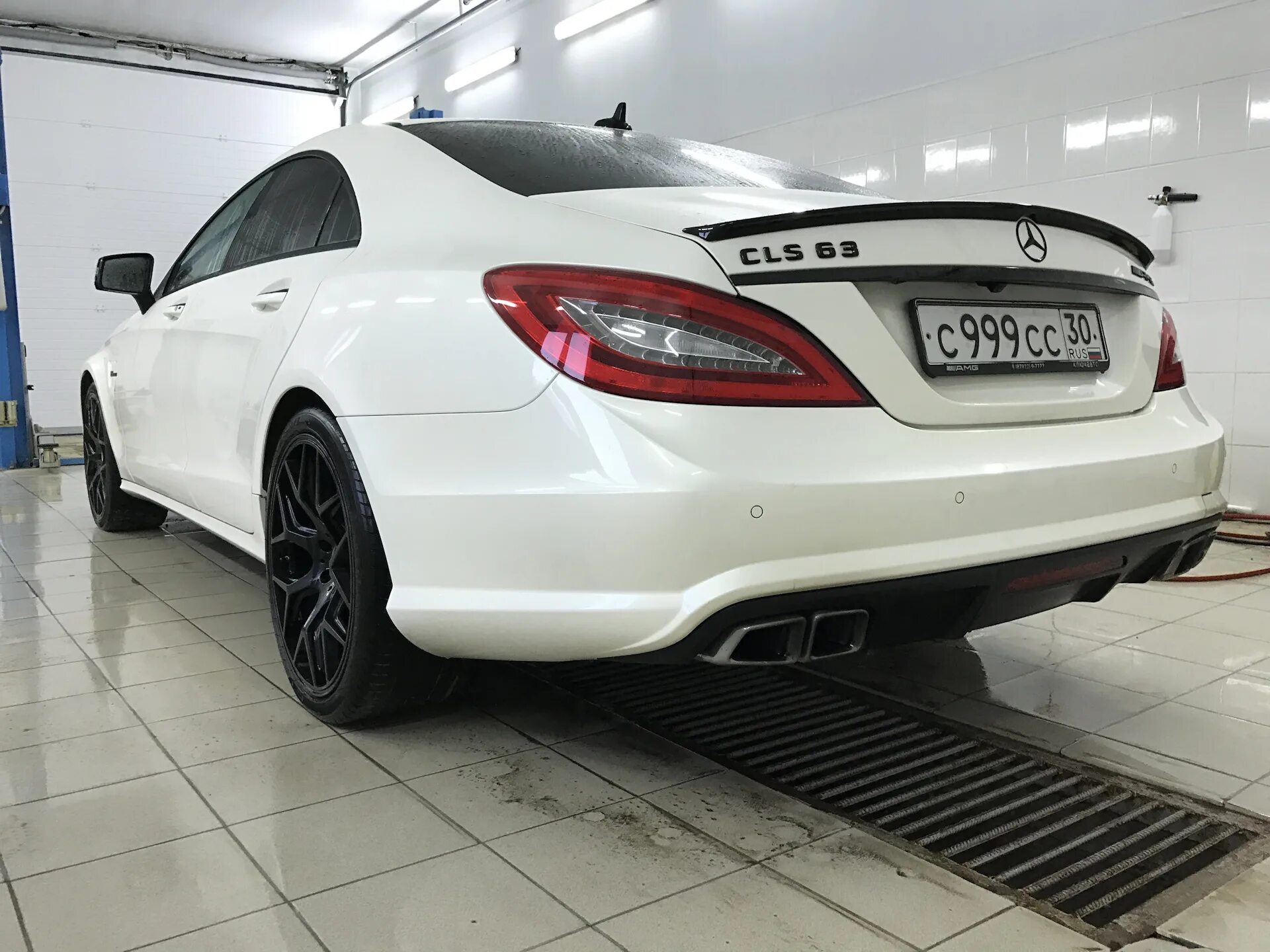 Cls выхлоп. Cls 63 amg 5.5. цлс 5.5 амг. mercedes cls 5.5. mercedes cls 5 5 amg.