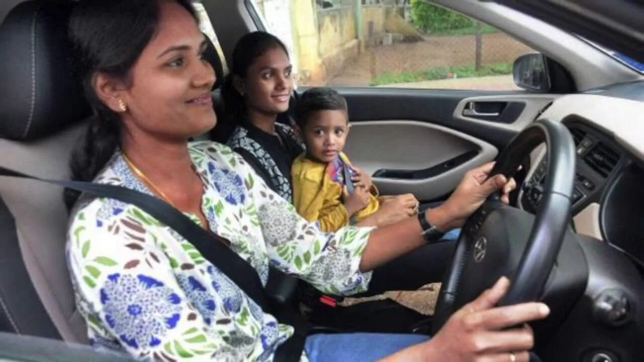 Wearing a Seat Belt. Ремень безопасности нарушения. Not wearing a Seat Belt. Non professional Motor Driving Lesson Bangladesh.