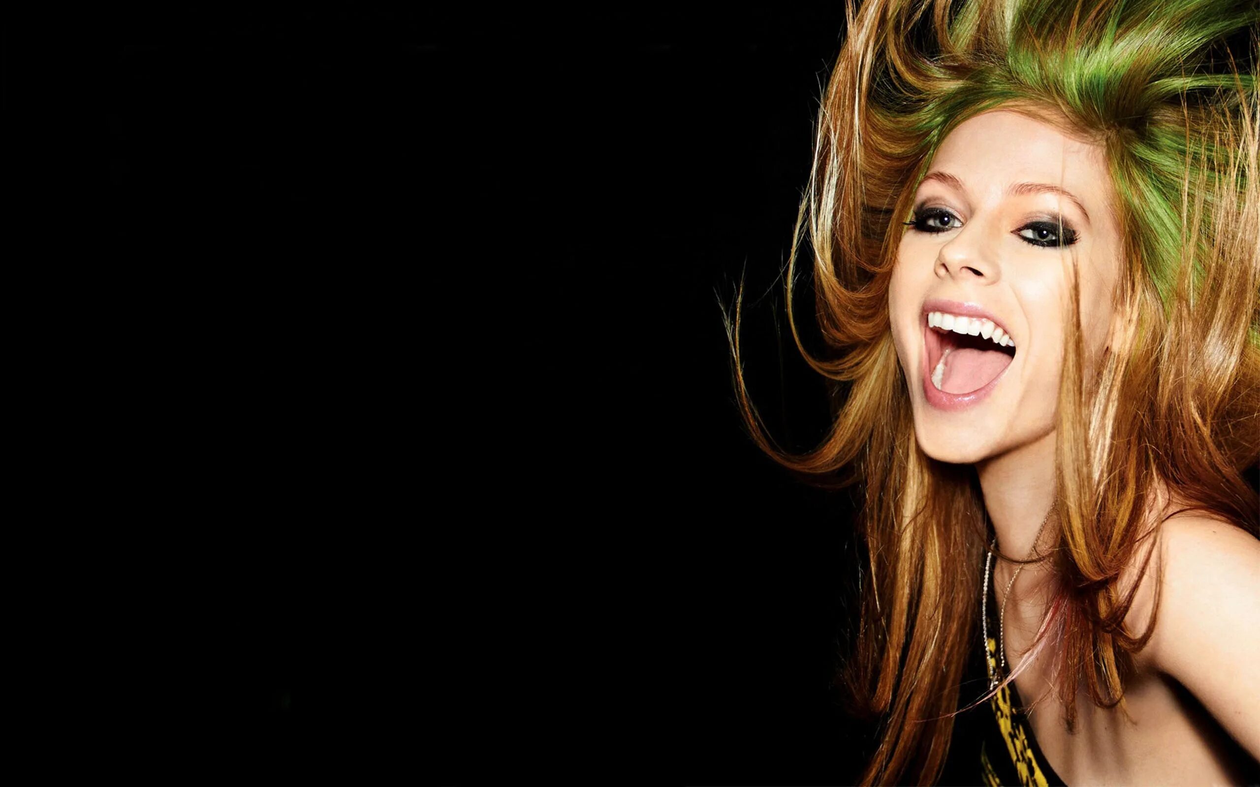 Smile avril. Аврил лавин. аврил лавин блондинка. аврил лавин smile. аврил лавин язык.