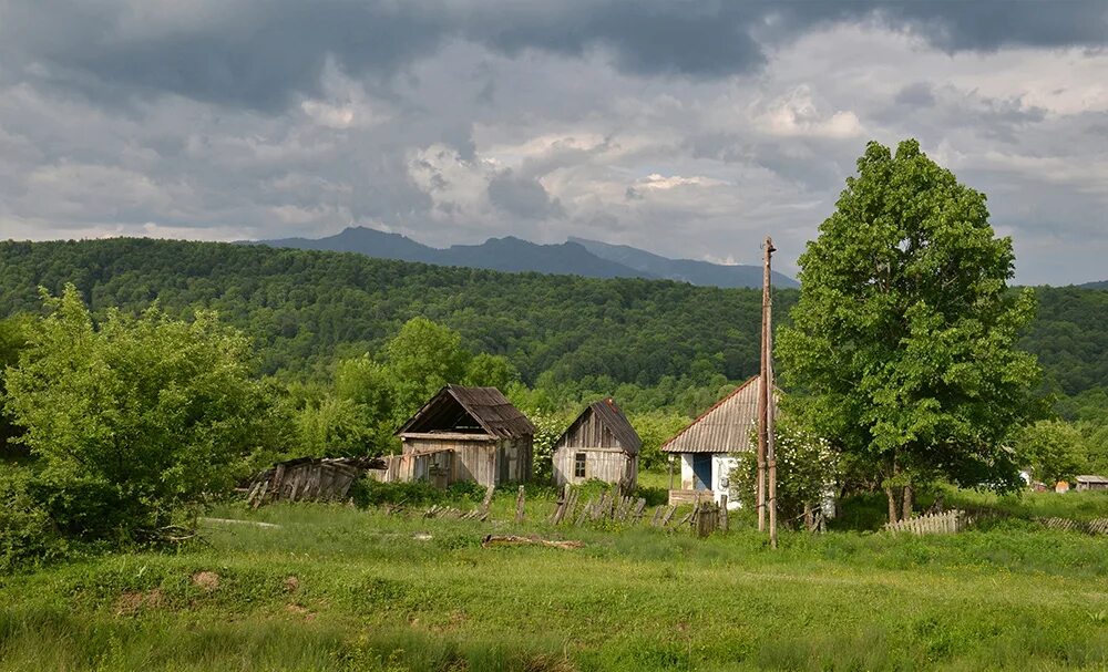 Дом краснодарский край адыгея. Новопрохладное Адыгея. Село Новопрохладное. Поселок Сахрай Майкопский район. Адыгейское село Новопрохладное.