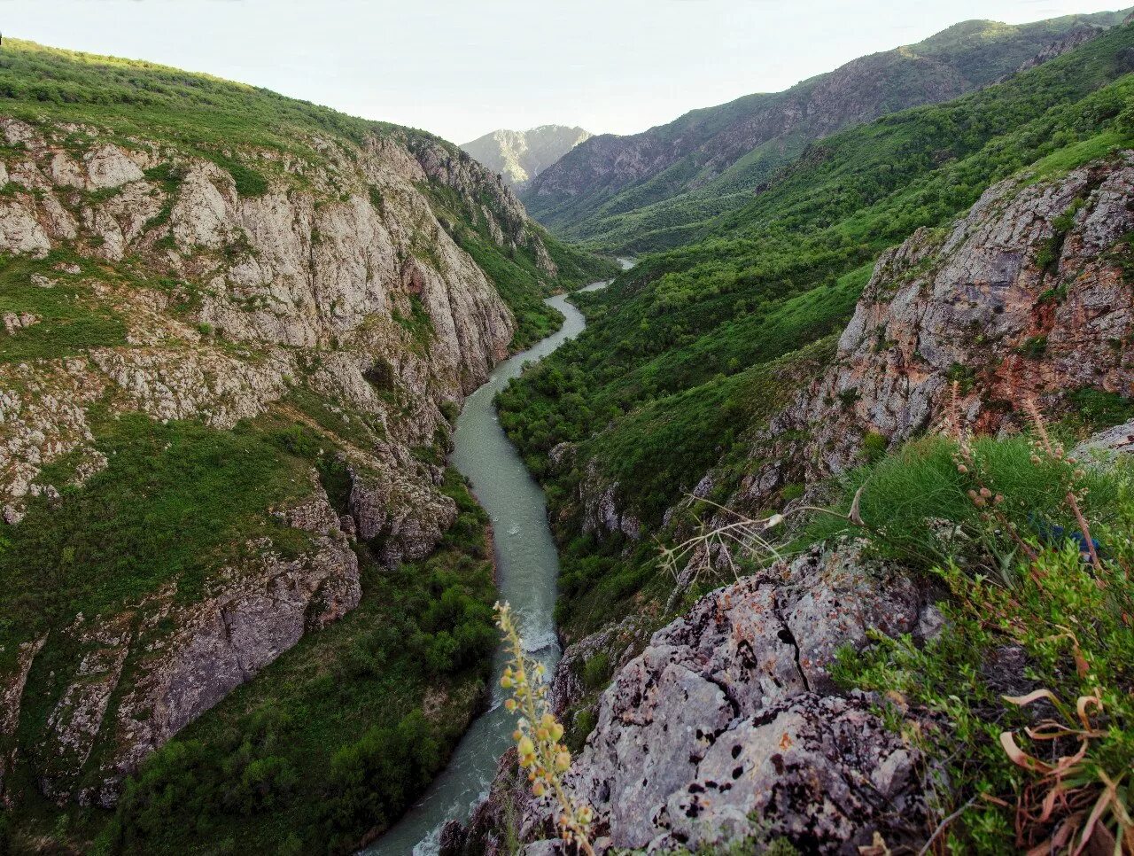 Ущелье бургулюк. Горы машат шымкент. Машат. Горы машат шымкент. Машат.