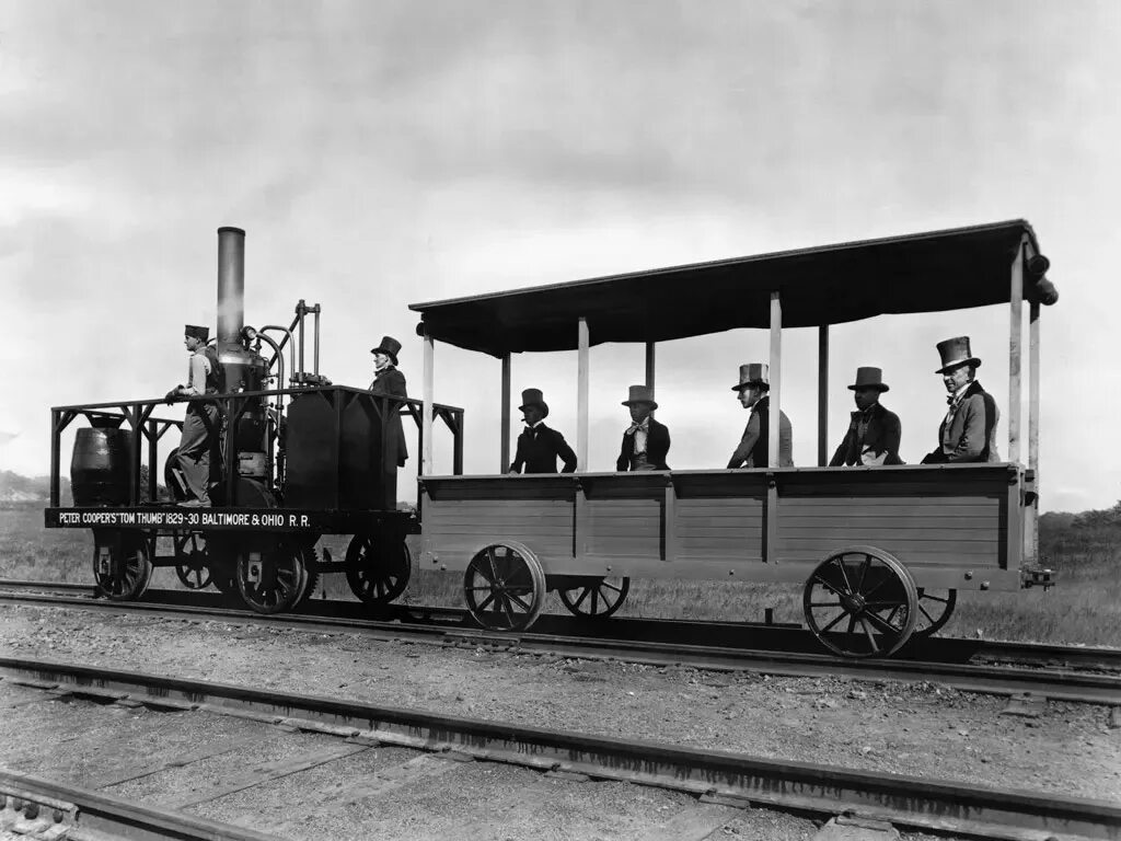 Когда то до появления железнодорожного сообщения. Первый паровоз 1803. Паровоз 19 века Британии. Первая железная дорога в США 1830. Первый пассажирский паровоз в мире.