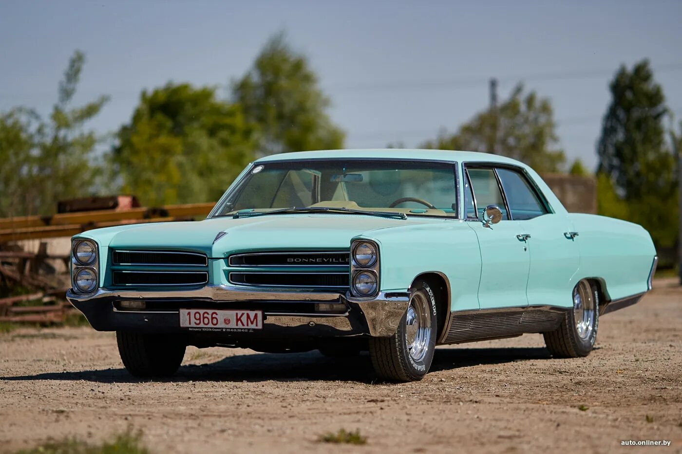 Авто сша. Maxхpro автомобиль сша. Lincoln continental mark 5 1977. Американские автомобили минск. Понтиак бонневиль.