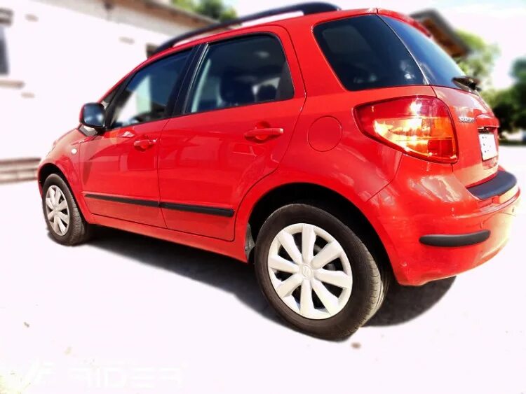 Молдинг сузуки сх4. Suzuki sx4 2006-2013. Suzuki sx4 classic молдинги на двери. Молдинги на сузуки sx4. Молдинг сузуки сх4.