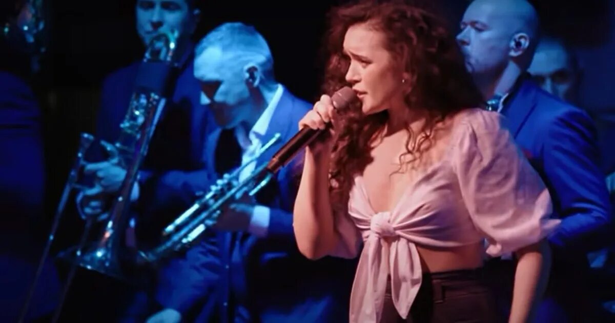 песни зои из группы ленинград. вокалистка ленинград 2022. вокалистка ленинград 2022. группа ленинград певица зоя. группа ленинград 1996.