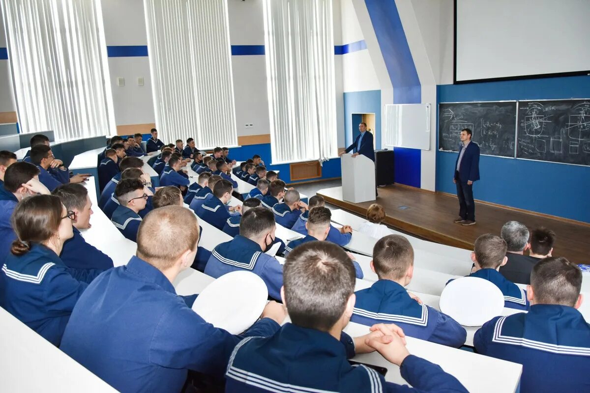 Мгу им г и невельского. МГУ им. адм. Г.И. Невельского. Морской университет Невельского. МГУ Невельского. МГУ Владивосток.