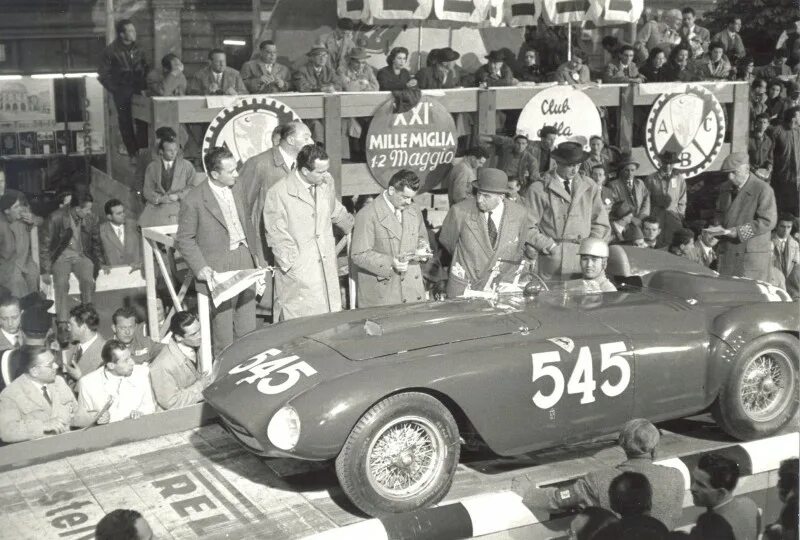 1957 году на соревновании mille miglia. Альфонсо де портаго. Mille miglia гонка. Гонка милле милья 1957. Гонка милле милья 1929.