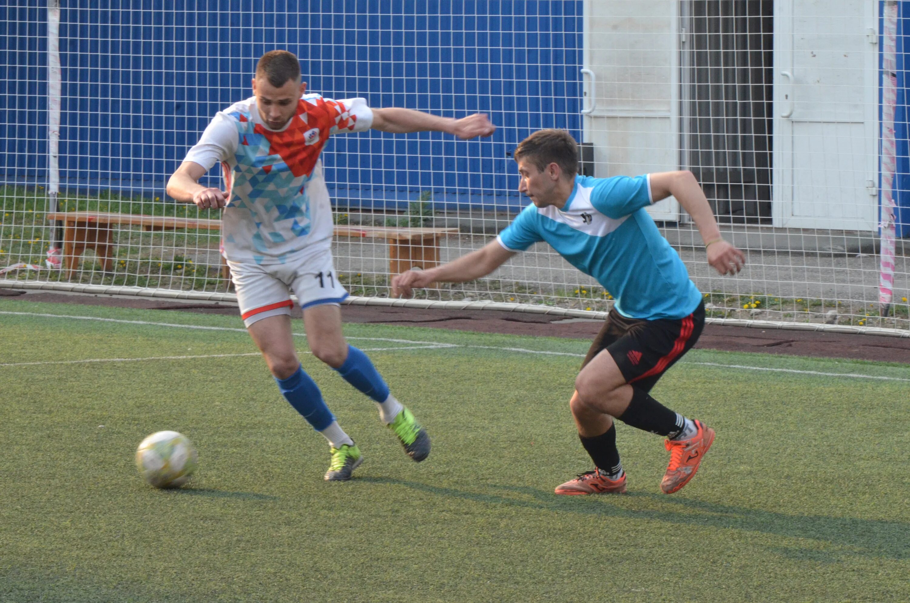 алтай футбол. алтай футбол. алтай футбол. иван житников футболист. школа алексея смертина барнаул здание.