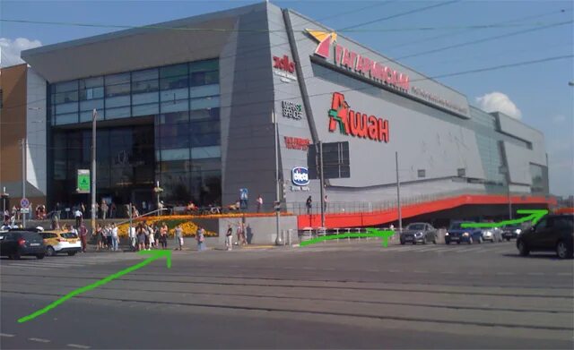 Торговый центр гагаринский москва. Гагаринский, москва, улица вавилова, 3. Ленинский проспект тц гагаринский. Тц гагаринский метро. Ленинский проспект трц гагаринский.