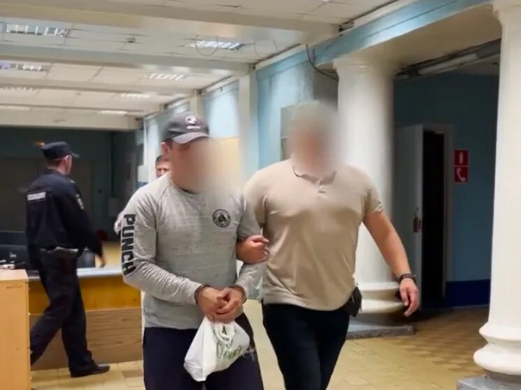 Избивают подростка на улице. Петрозаводск избил. Подозреваемый обвиняемый подсудимый. Петрозаводск избил. Петрозаводск избил.