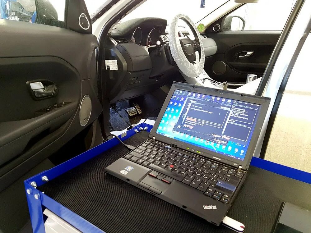 Атлетик моторс. Тюнинг рендж ровер спорт 2022 чип тюнинг стэдж 4. Диагностический разъем range rover sport. Чип рендж ровер. Рендж ровер славы марлоу.