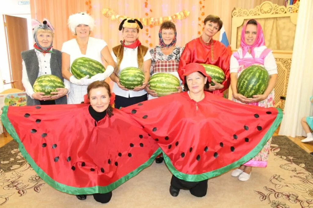 Международный день арбуза 3 августа. День арбуза праздник. День арбуза в доу. День арбуза в доу. С днем арбуза открытки большие.