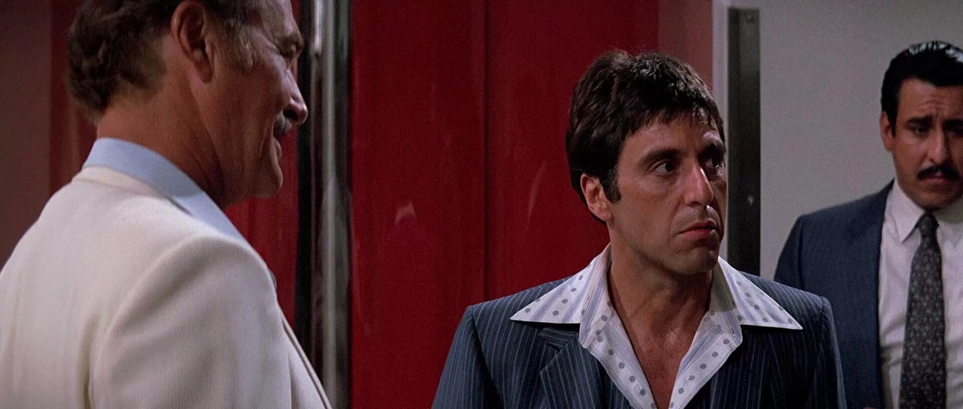 Лицо со шрамом 1080. Человек со шрамом фильм 1983. лицо со шрамом фильм 1983. аль пачино лицо со шрамом. лицо со шрамом фильм 1983 майами.