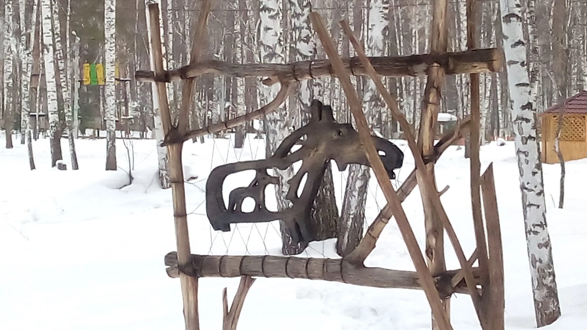 Приспособления лося. Зоркальцево скульптура лося. Зоркальцево Лось. Лось из металла.