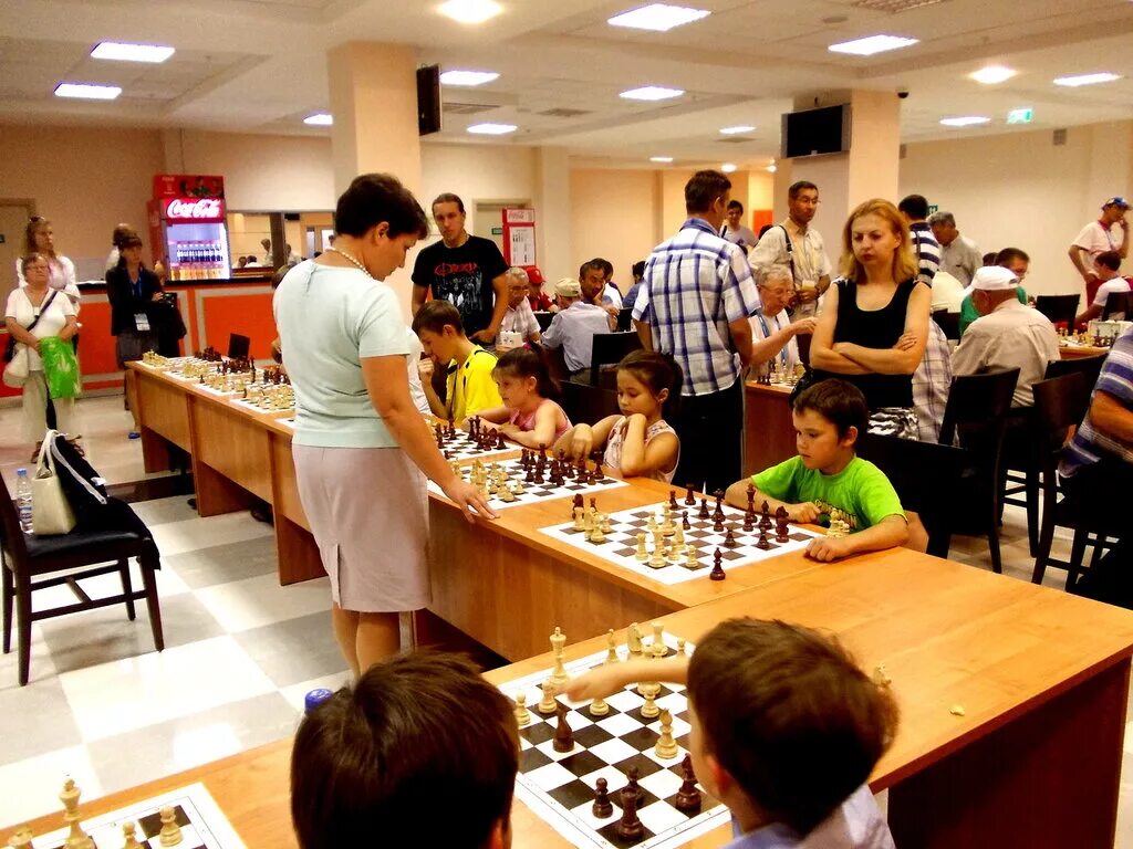 международный гроссмейстер по шахматам казань ильдар. шахматный клуб в татарстане. шахматы казань. шахматистка из казани. кубок чемпиона по шахматам.