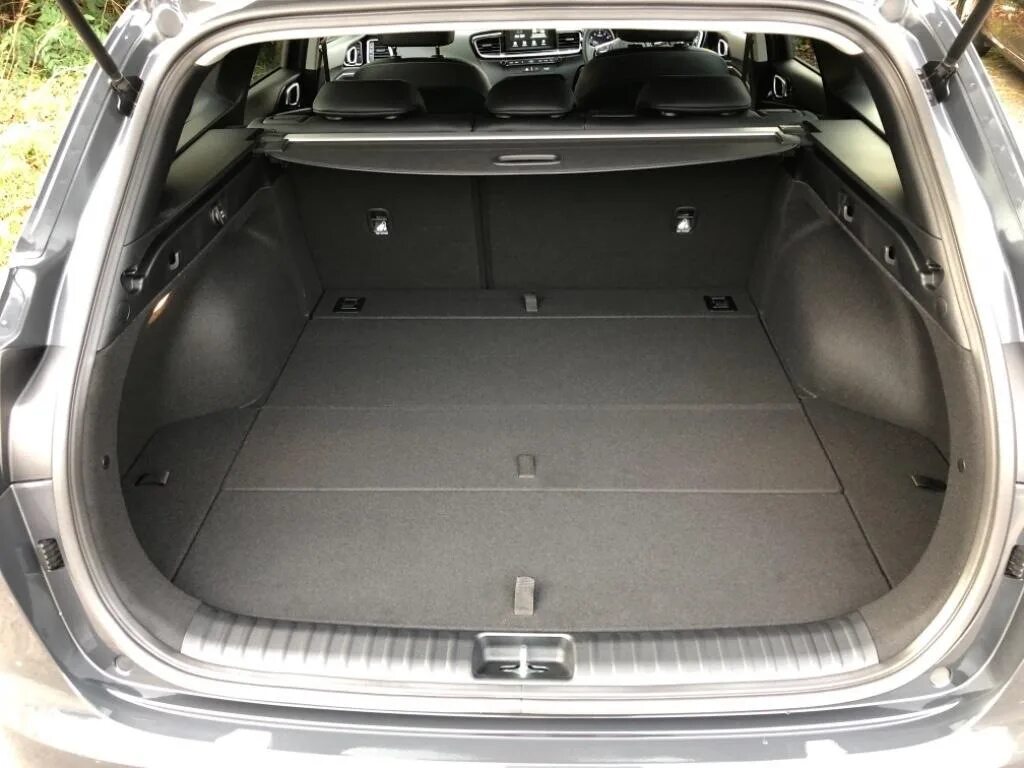 KIA показала новый Ceed Sportswagon с багажником огромного объёма