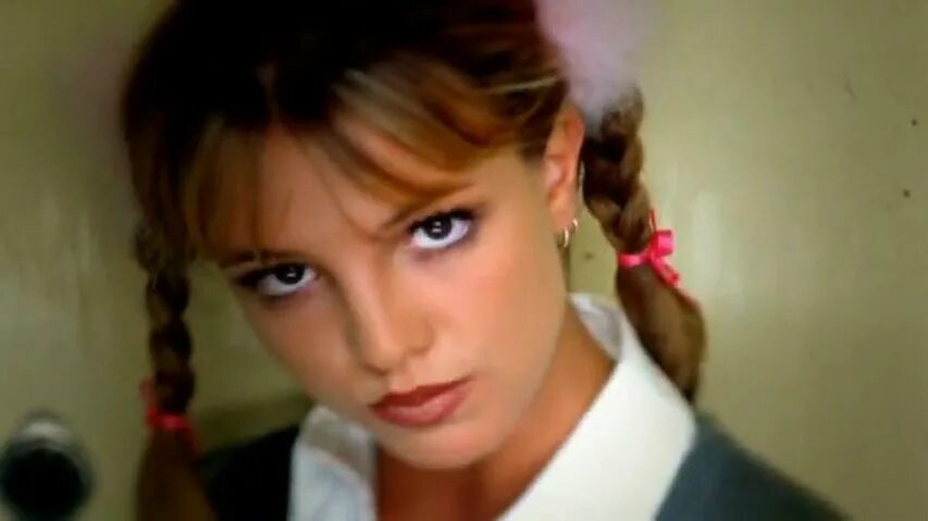 Бритни спирс one more time. Britney one more. Бритни спирс 2004. Britney spears hit me baby one more time. Бритни спирс 1998.
